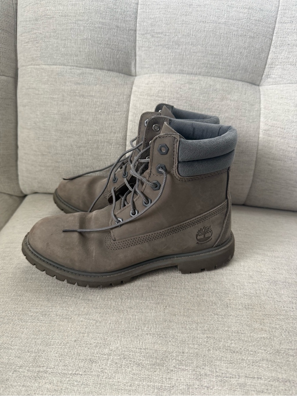 Timberland Women’s Gray Nubuck 6-Inch Lace-Up Boot - Picture 3 of 3